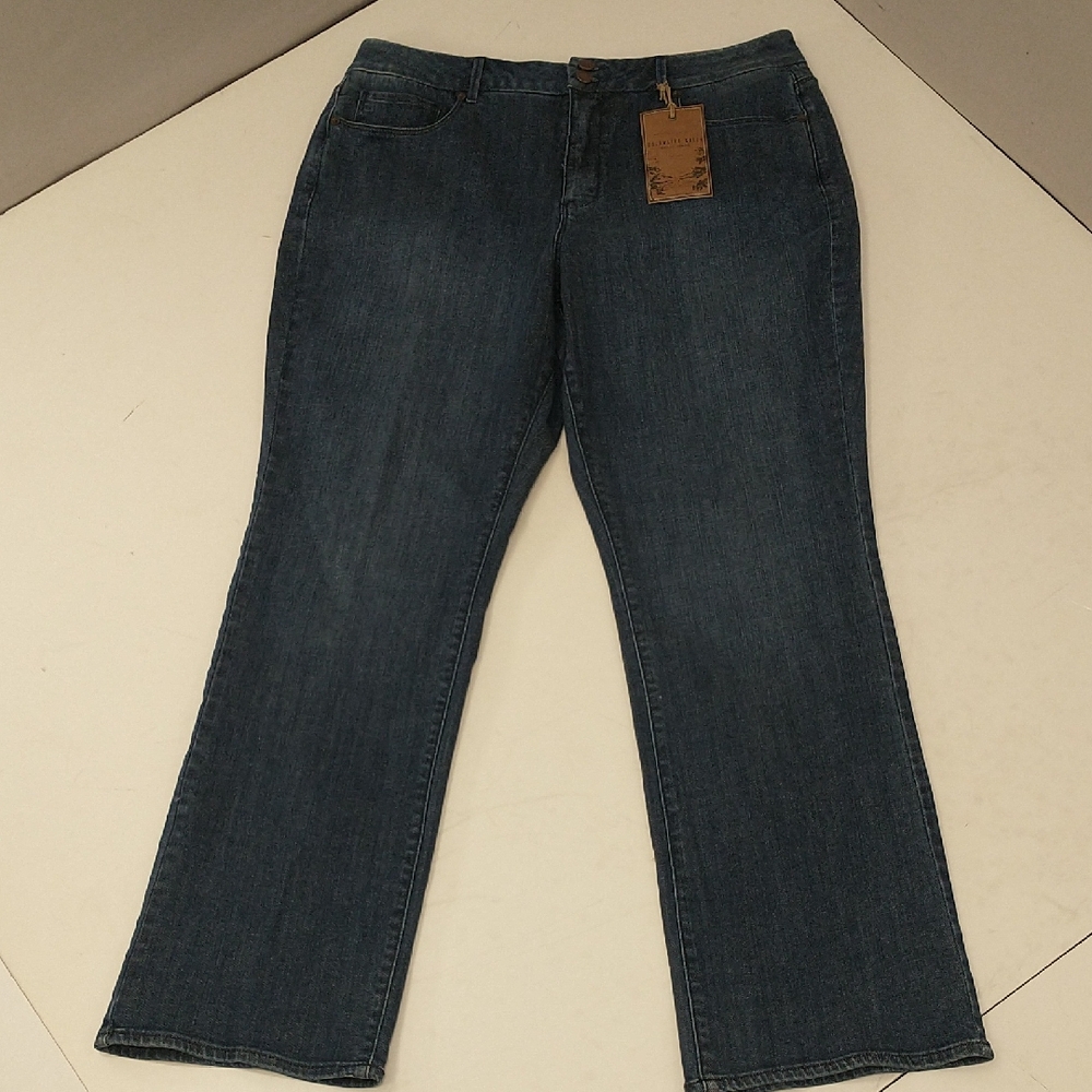 NWT Classic Fit Jeans Blue Denim Coldwater Creek Shaping Boot Cut Cotton wSpandx